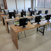 Aula de informática en centro de formación. Aula de informática en centro de formación.
