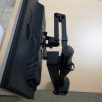 Soporte de brazo articulado para monitor. soporte-de-pantalla-con-brazo-articulado